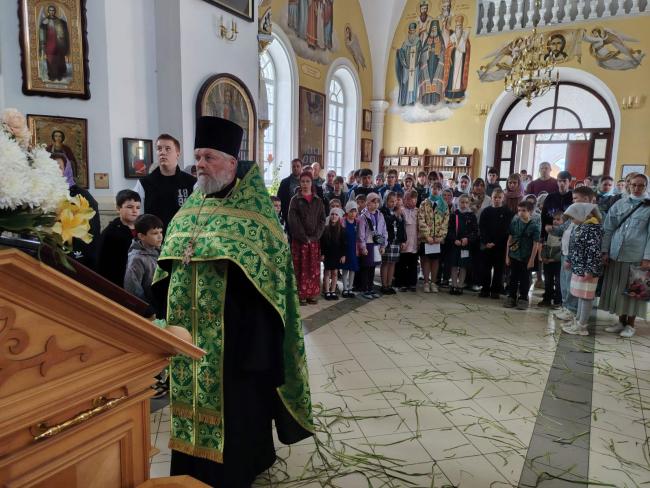 С молитвой о добрых плодах: в воскресной школе завершился учебный год